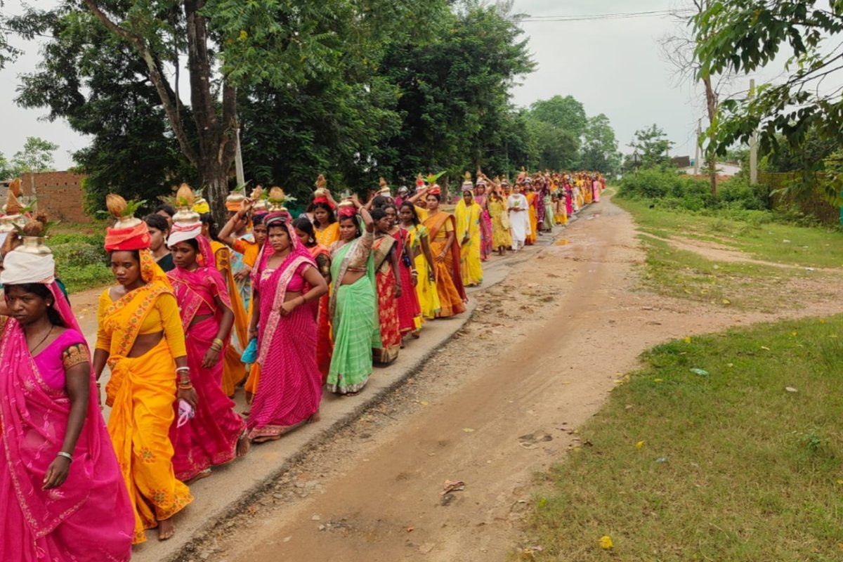 Special prayers held at Pandripani Shiva Temple during Sawan; devotees flock to the community feast.