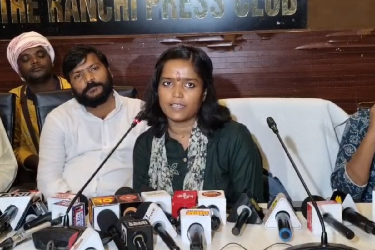 Ameesha Prasad levels serious allegations regarding police action; JPSC-JSSC Reform Manch demands a CBI probe.