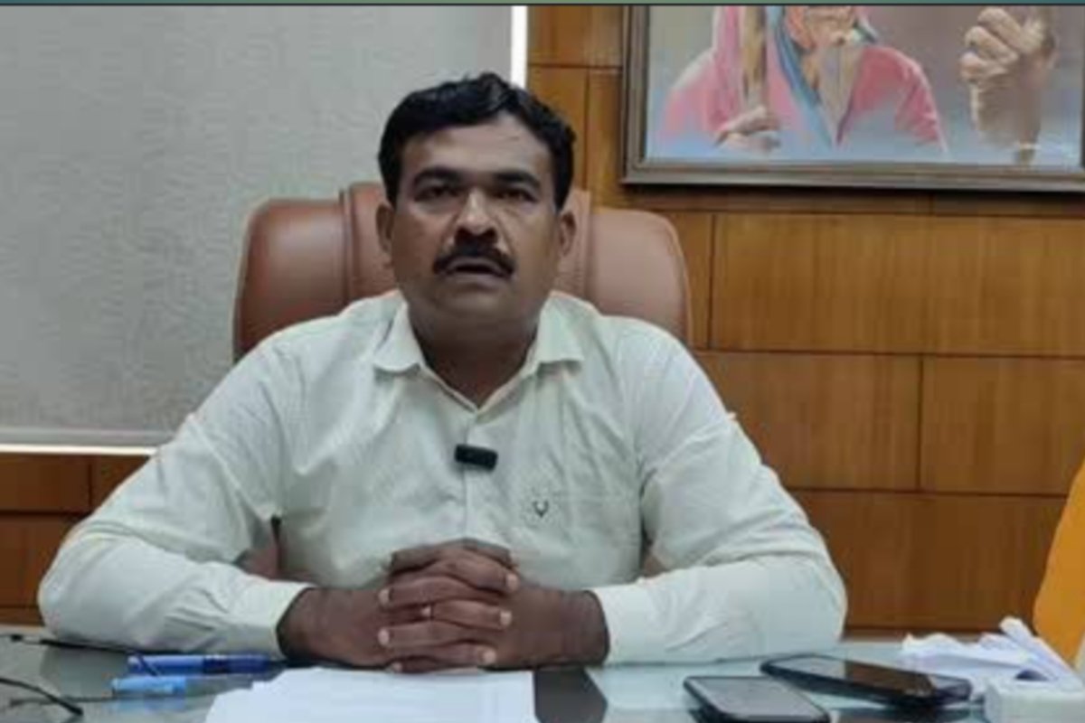 Thoroughly investigate age-related discrepancies in the voter list: K. Ravi Kumar