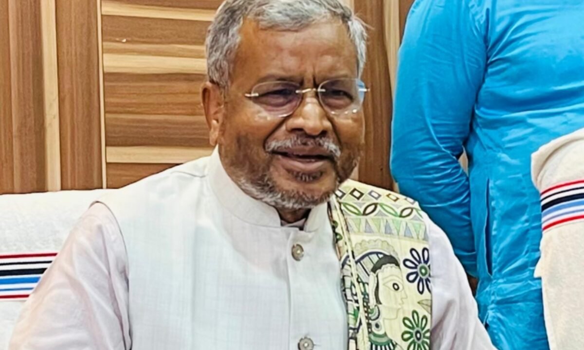 Babulal Marandi raises questions over allegations of irregularities in the JSSC-CGL exam; demands an independent probe.