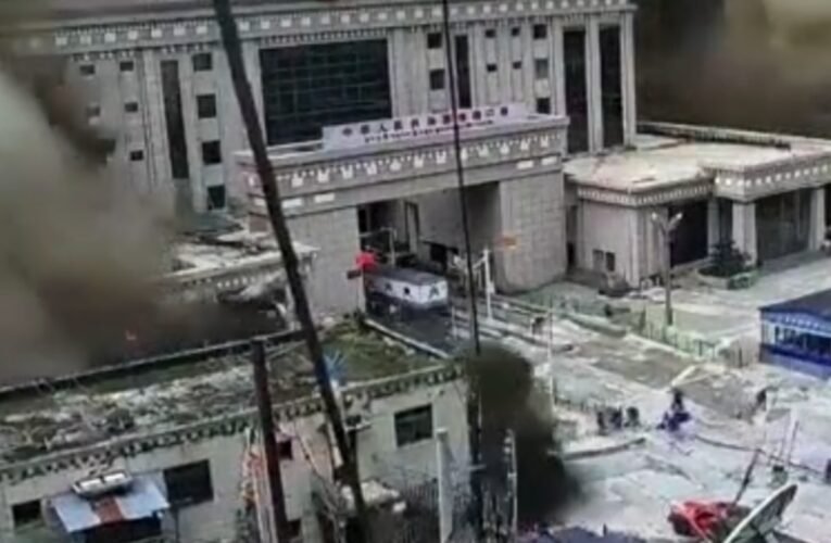 नेपाल में बाढ़ का कहर: 8 की मौत, 300 से अधिक लोग लापता; 15 हेलीकॉप्टरों से रेस्क्यू ऑपरेशन जारी