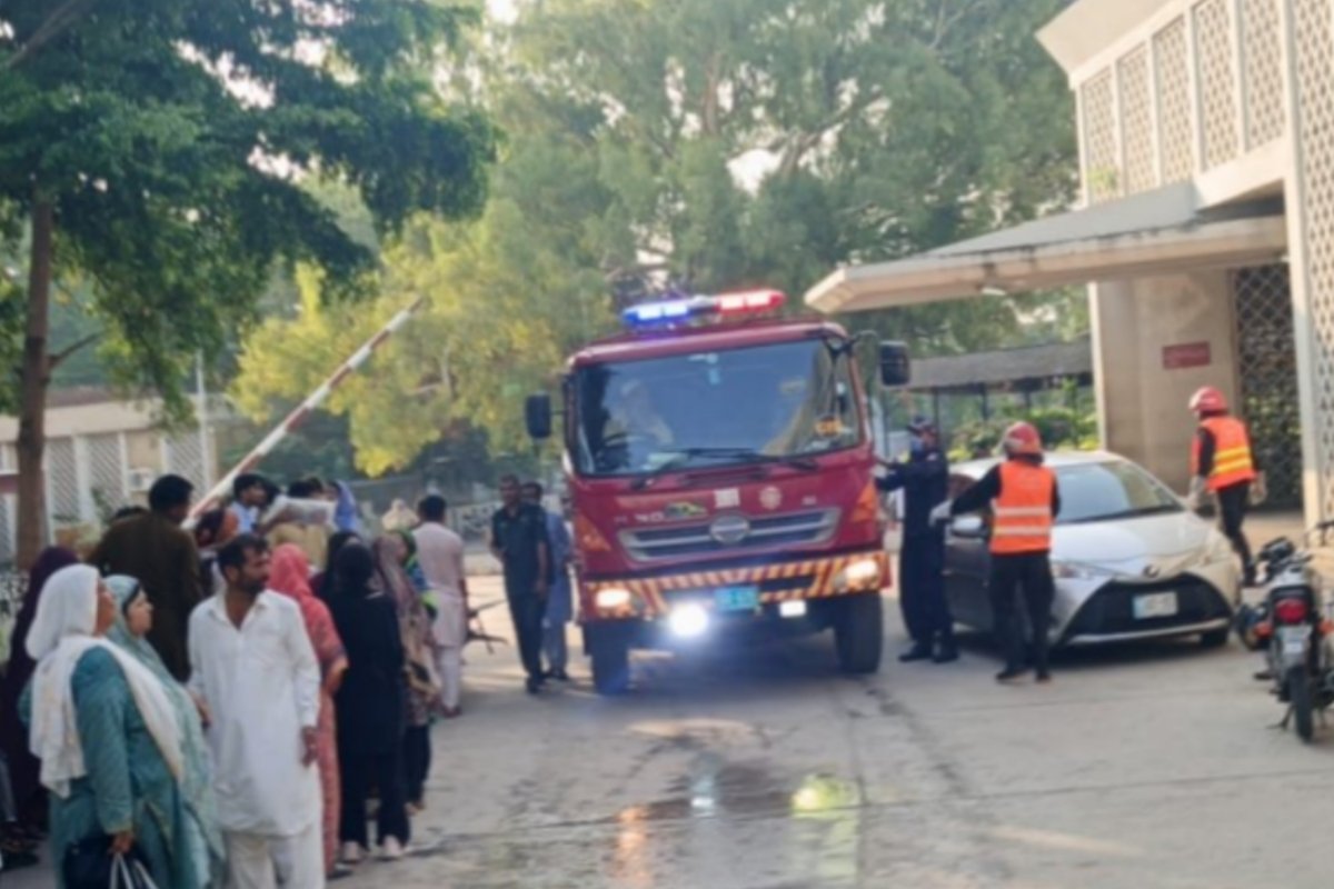 Massive fire at a government hospital in Islamabad; reports of 14 newborns dead; committee formed to investigate.