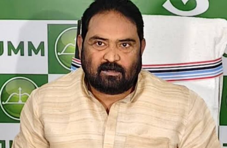 JMM General Secretary hits back at Babulal Marandi and Raghubar Das, says terming the voice of the people as Naxalism is an insult to Jharkhand.