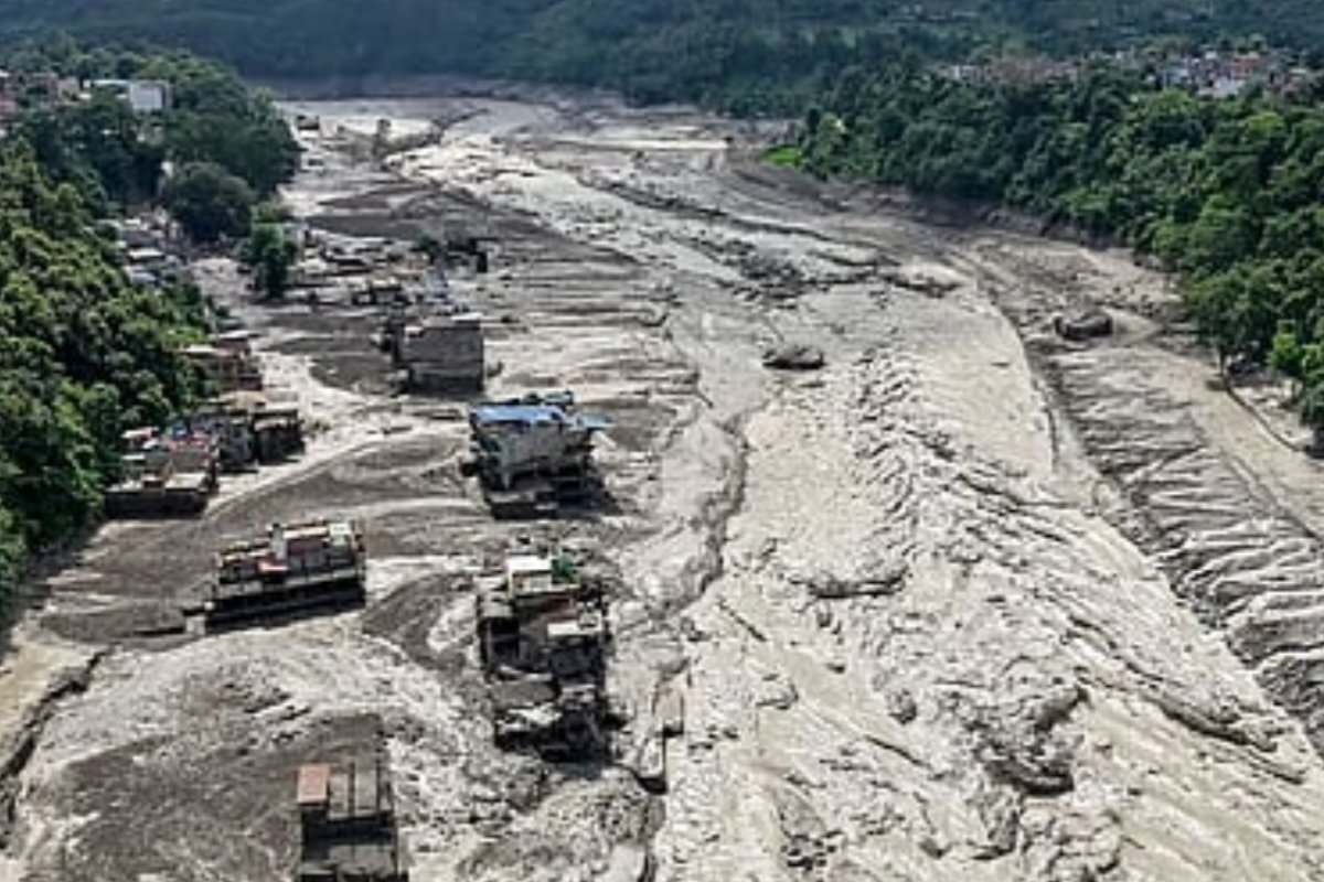 Devastation caused by the Bhote Koshi in Nepal: 157 dead, over 750 missing; search for 133 Indians underway.