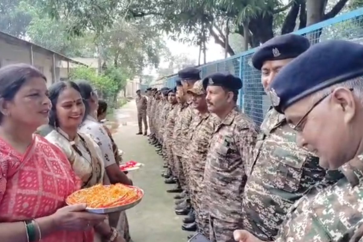 In Ranchi, the BJP Mahila Morcha celebrated Raksha Bandhan with CRPF personnel, expressing respect by tying Rakhis.