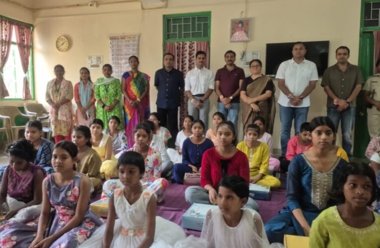 पुलिस अधिकारियों ने बालाश्रय और प्रेमाश्रय के बच्चों के साथ मनाया रक्षाबंधन