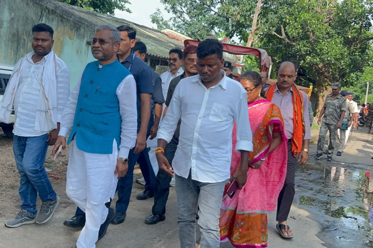 Babulal Marandi visited the displaced villages and inquired about the status of basic amenities from the villagers.