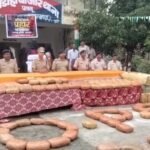 पलामू में 2.20 करोड़ का 443 किलो गांजा बरामद, दो सगे भाई गिरफ्तार 443 kg of cannabis worth ₹2.20 crore seized in Palamu; two real brothers arrested.