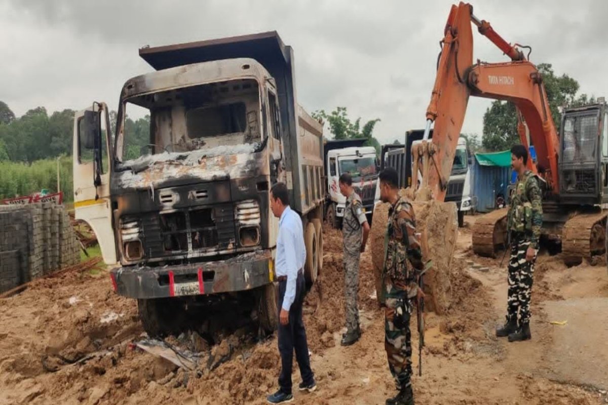 Criminals go on a rampage at the bypass construction site in Lohardaga.