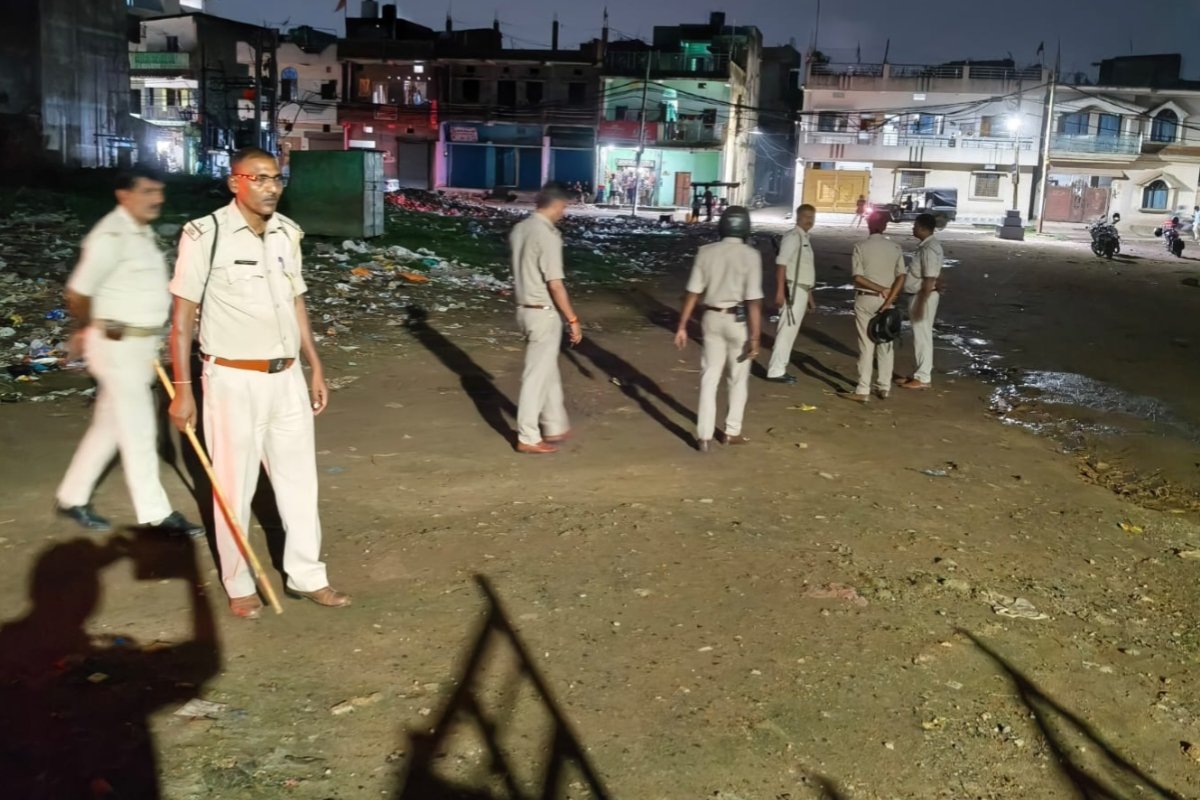 Major police crackdown against anti-social elements in Ranchi; simultaneous raids at over 50 locations.