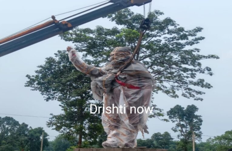 A 15-foot-9-inch life-size statue will be unveiled in Nemra on Shibu Soren's first death anniversary.