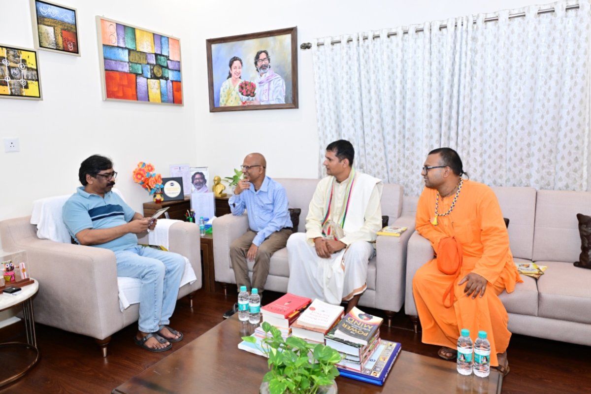 IIT Mandi Director Prof. Laxmidhar Behera met CM Hemant Soren.