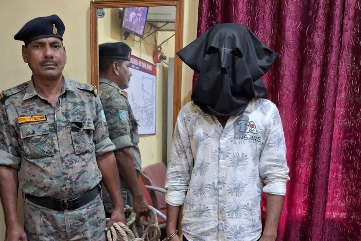 Action taken in the Lower Bazar police station area following a tip-off about the sale of narcotics from a Tata Safari; cash and mobile phones also seized.