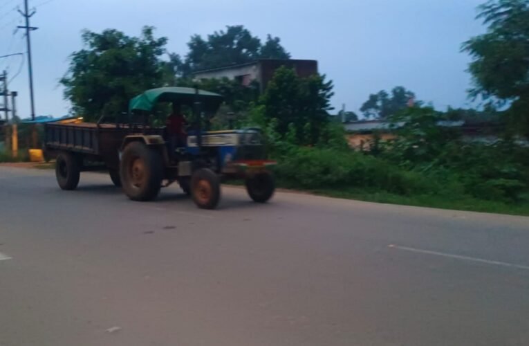 Ignoring NGT orders, illegal sand mining continues from daylight to night.