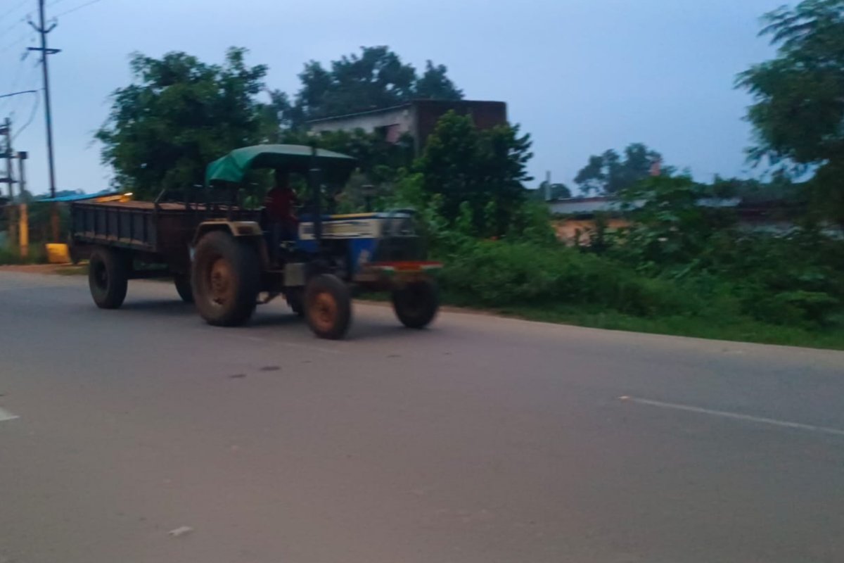 Ignoring NGT orders, illegal sand mining continues from daylight to night.