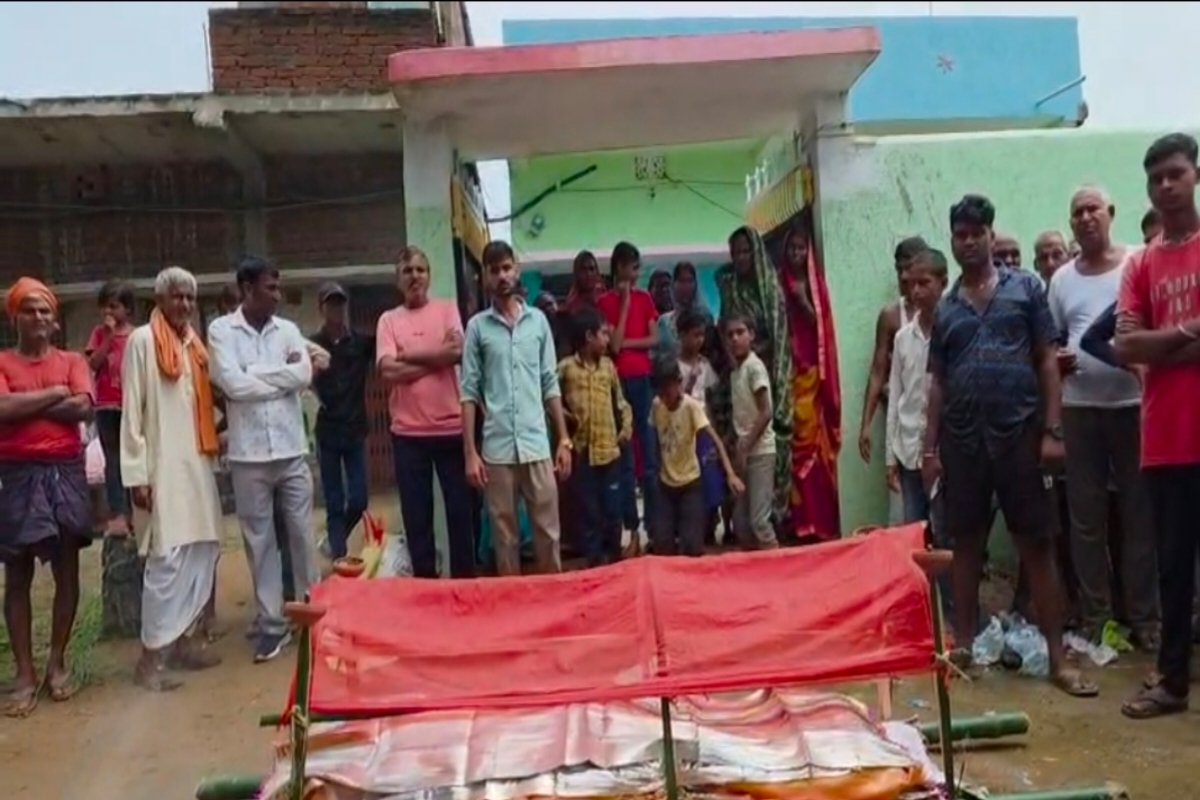 Theft at home amidst funeral preparations