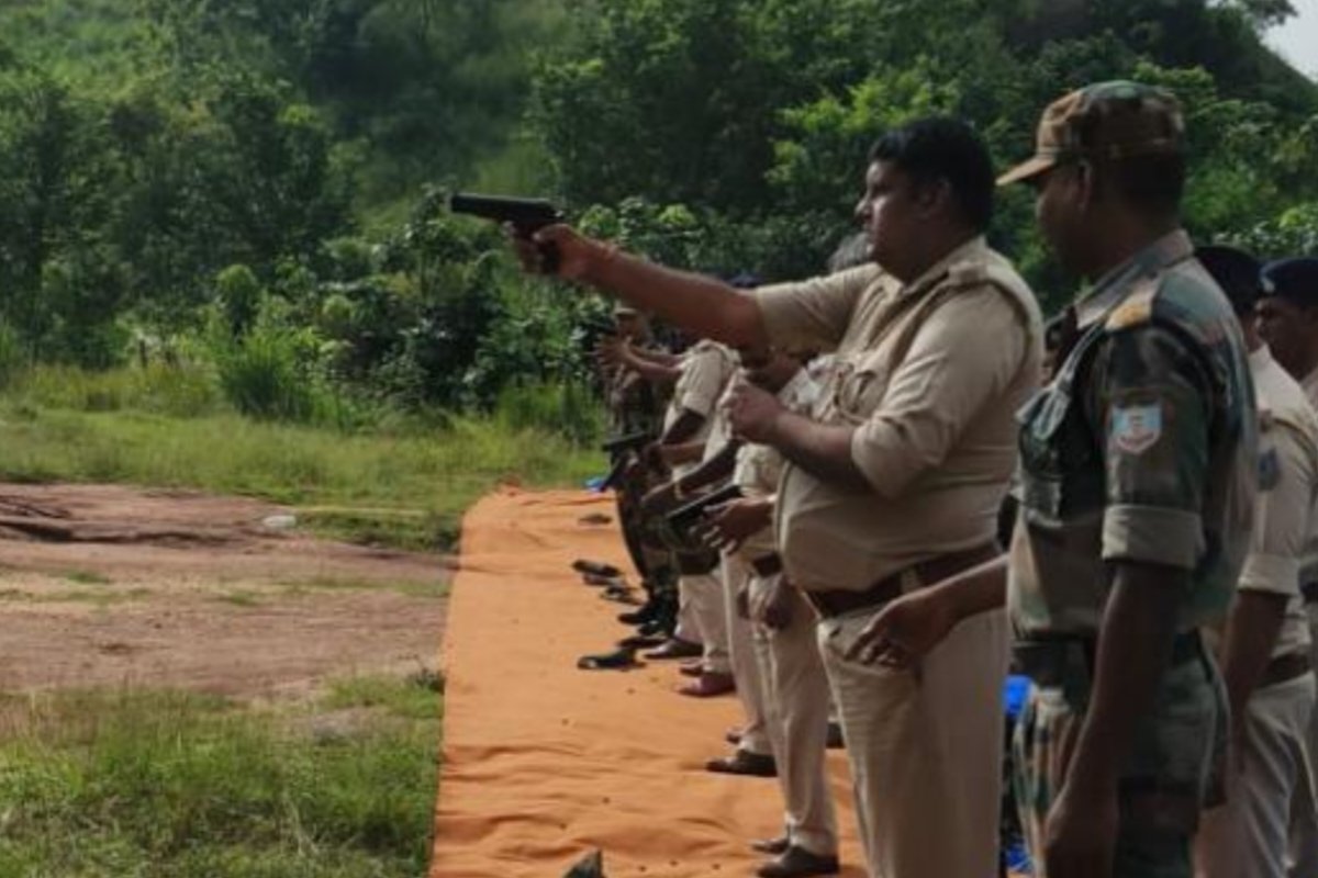 Ranchi Police conducted firing practice for 'Tiger Mobile' personnel and station in-charges.