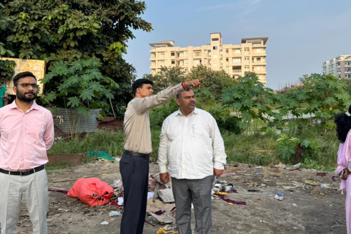 Municipal Commissioner inspects government land and Kalyanpur pond; orders removal of encroachments.