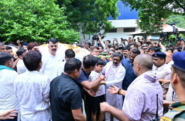 Hemant Soren broke down during the final journey.