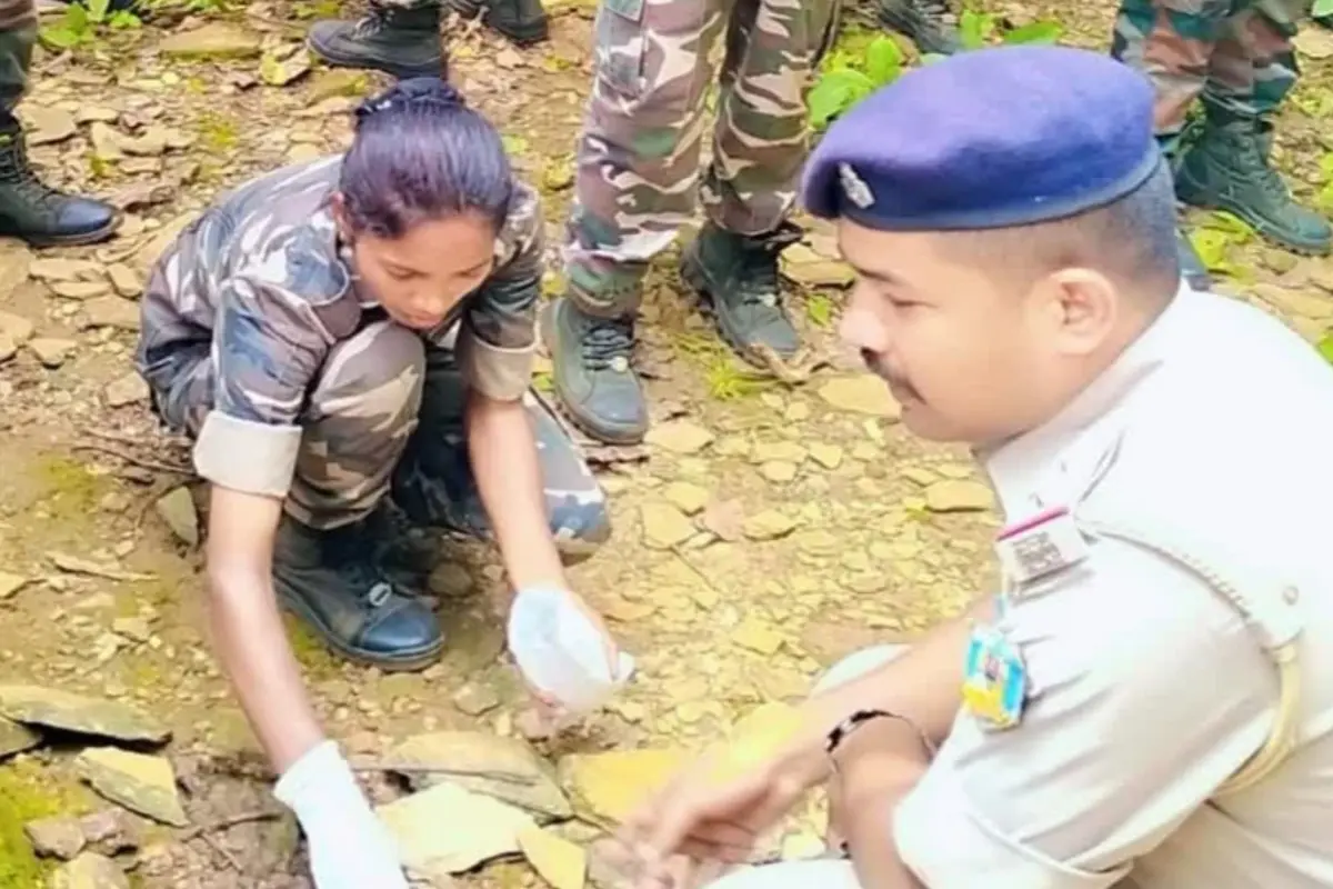 Pregnant young woman murdered in Khunti, lover arrested; unborn child also loses life.