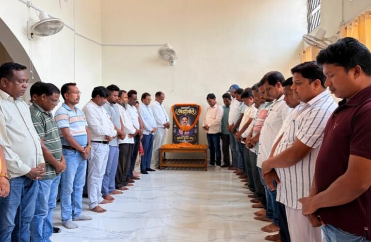 Wave of grief in Simdega JMM over the demise of Sudibya Kumar Sonu; leaders and workers pay tribute.