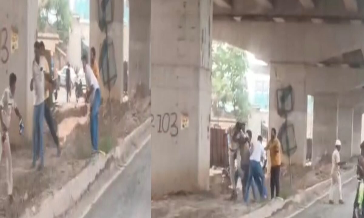 Jamshedpur: Traffic police personnel assaulted at Dimna Chowk.