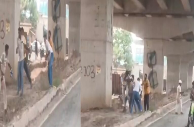 Jamshedpur: Traffic police personnel assaulted at Dimna Chowk.