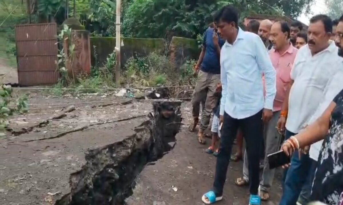 House collapses due to land subsidence in Dhanbad; 10-year-old boy dies.
