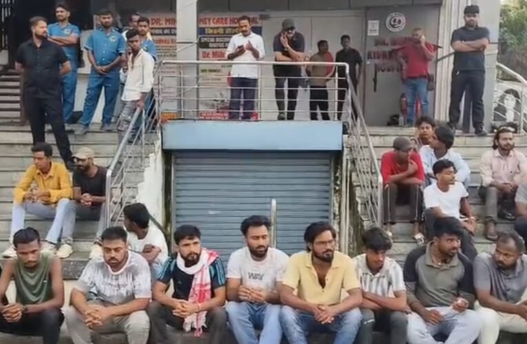 Worker at hospital suffers electric shock from 11,000-volt line; family stages protest demanding compensation.