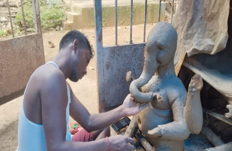 Ganesh Chaturthi preparations intensify in Jamshedpur; rain raises concerns for idol makers.