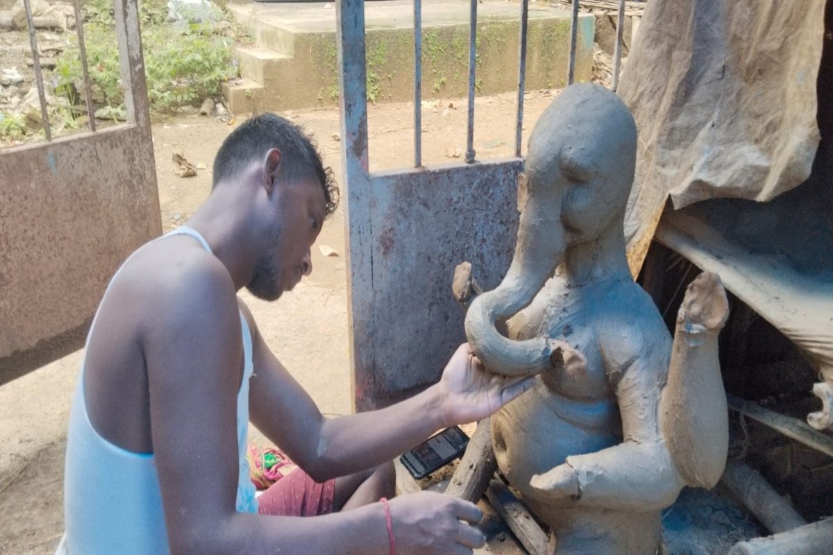 Ganesh Chaturthi preparations intensify in Jamshedpur; rain raises concerns for idol makers.