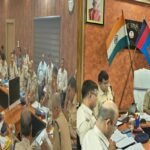 त्योहारों से पहले हजारीबाग में पुलिस की कड़ी निगरानी, अगस्त में 289 कांड दर्ज, 666 का निष्पादन Strict police surveillance in Hazaribagh ahead of festivals