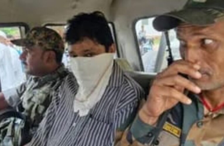 चतरा: सदर अंचल में ACB की बड़ी कार्रवाई, 10 हजार रिश्वत लेते राजस्व कर्मचारी गिरफ्तार
