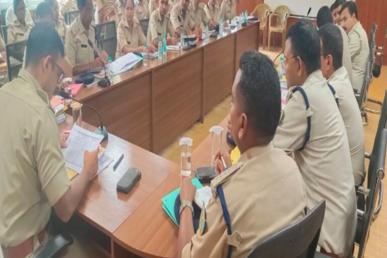 खूंटी : अपराध पर शिकंजा, लंबित कांडों के निपटारे में तेजी लाए पुलिस : SP 