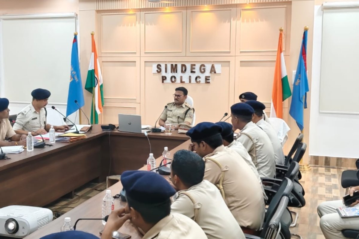 SP directly connects with police personnel from remote stations; interaction held via video conferencing.