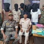 लोहरदगा रोड स्थित कुम्हार ढलान में घर का ताला तोड़कर चोरी करने के मामले का पुलिस ने उद्भेदन कर दिया है। पुलिस ने कार्रवाई करते हुए चोरी के मामले में पांच आरोपियों को गिरफ्तार किया है।