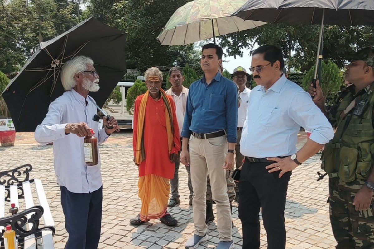 Exhibition held at Shaheed Telanga Khadiya Park on World Ozone Day; DC states that a plant-based lifestyle will aid in ozone conservation.