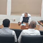 मंत्री डॉ. इरफान अंसारी के आश्वासन पर 108 एंबुलेंस कर्मियों ने वापस ली हड़ताल 108 ambulance workers called off their strike following assurances from Minister Dr. Irfan Ansari.