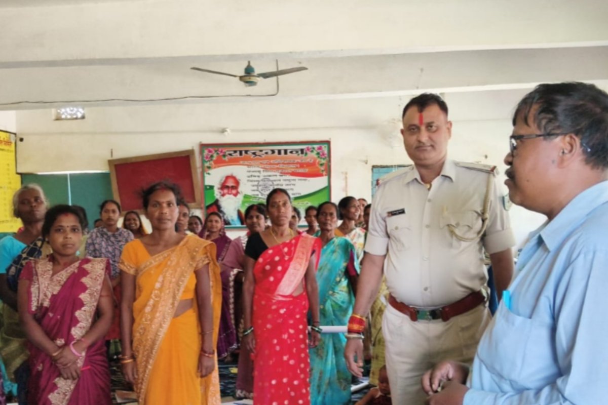 Public awareness campaign conducted in Simdega under the ‘Mor Police Moy Police’ initiative.