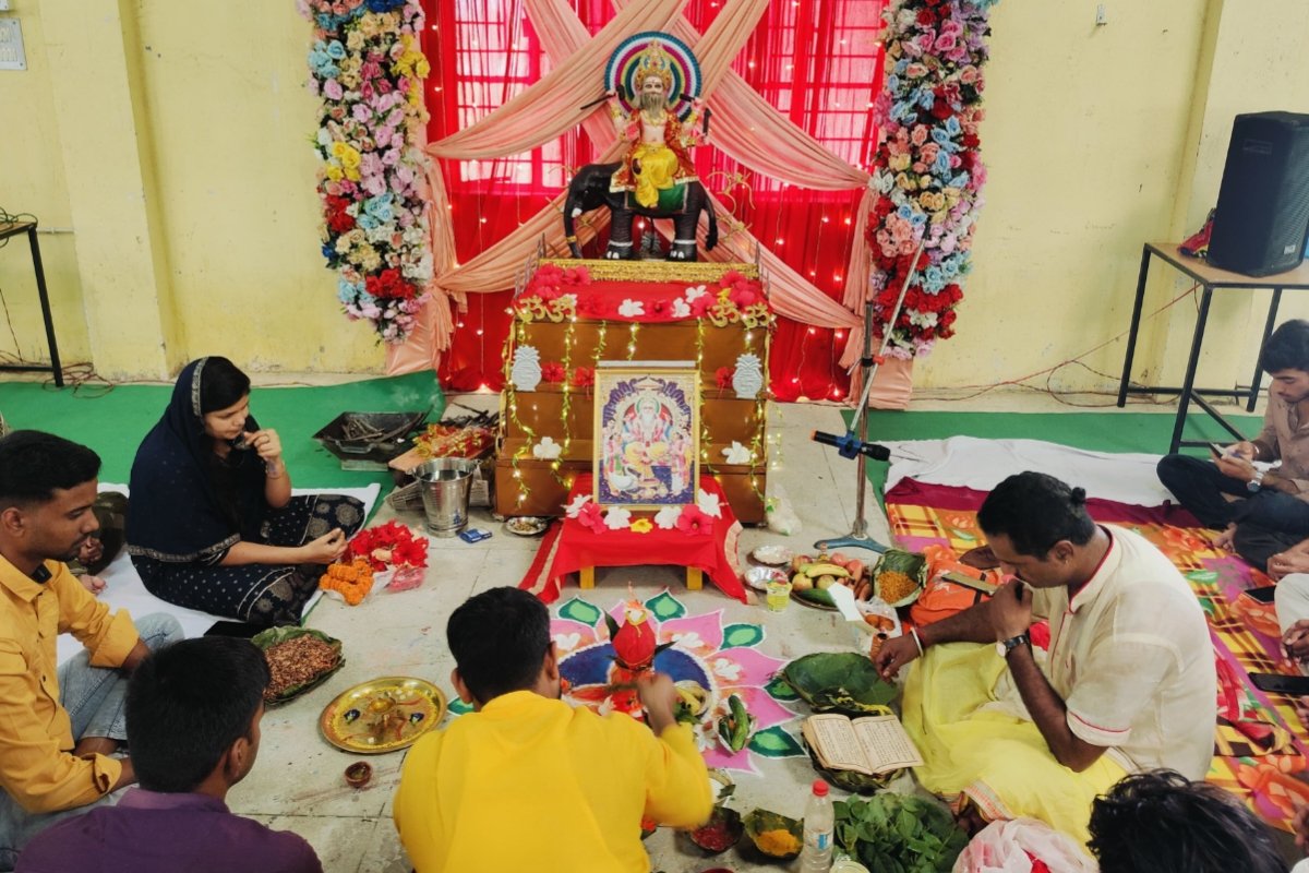 Vishwakarma Puja celebrated with great enthusiasm at Gumla Polytechnic College; machines and tools were worshipped.