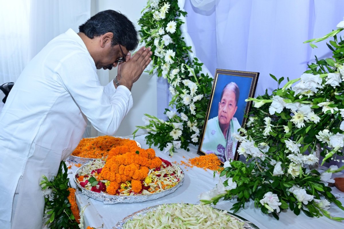 chief-minister-hemant-soren-emotional-tribute