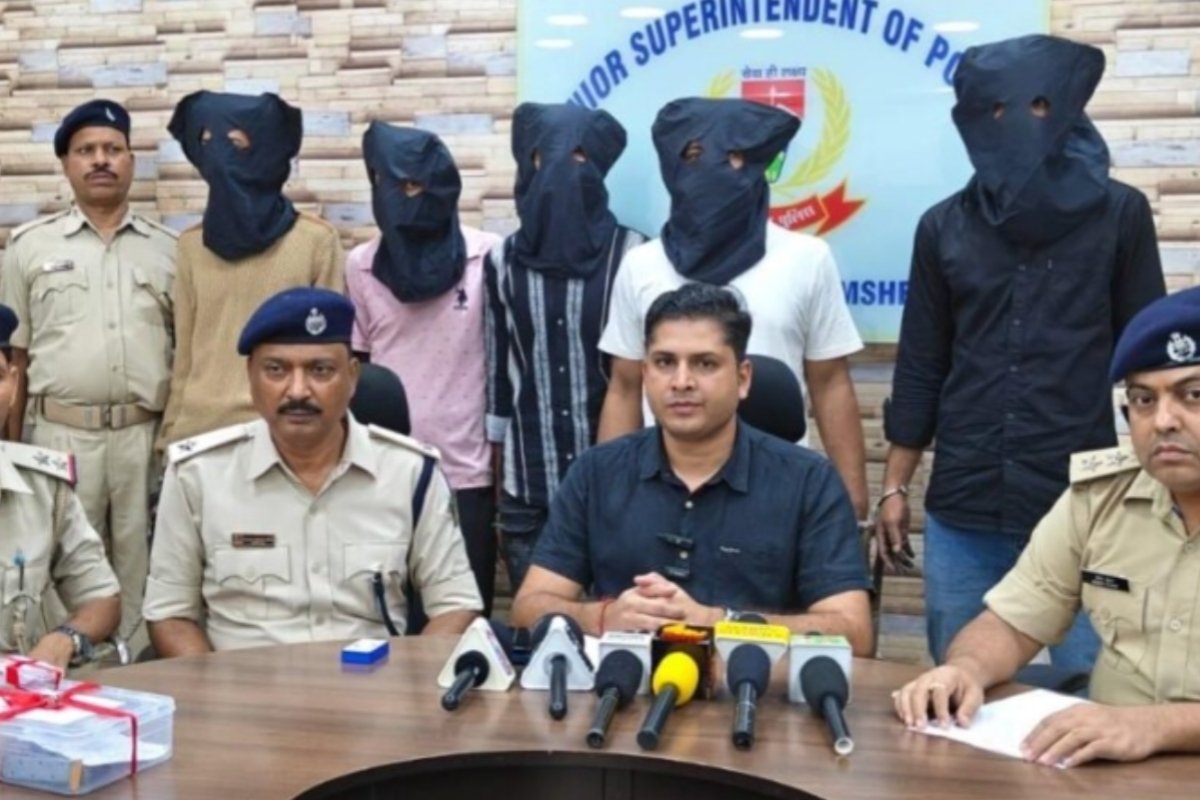 five-youths-arrested-weapons-near-golghar