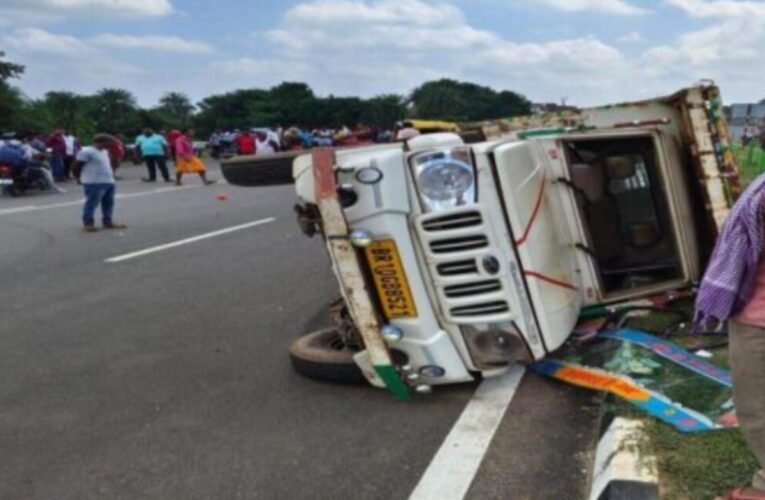 dumka-3-pilgrims-killed-9-injured
