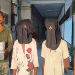 चतरा : तीज की रात झाड़ियों में मिला नाबालिग का शव, टॉर्च और हेयरपिन बने पुलिस के सुराग; दो आरोपी गिरफ्तार chatra-minors-body-found-bushes-teej