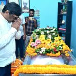 hemant-soren-pays-tribute-former-minister