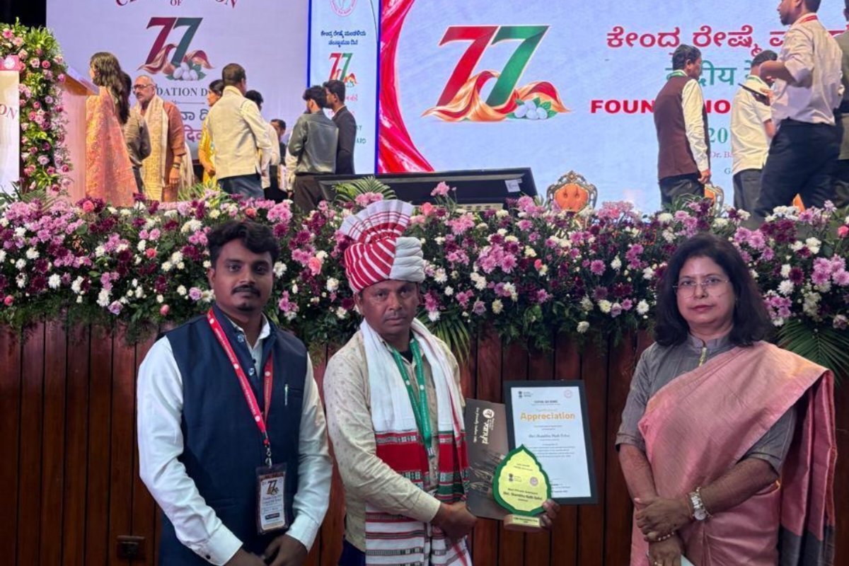 shambhunath-dehri-silk-farmer-dumka-honoured