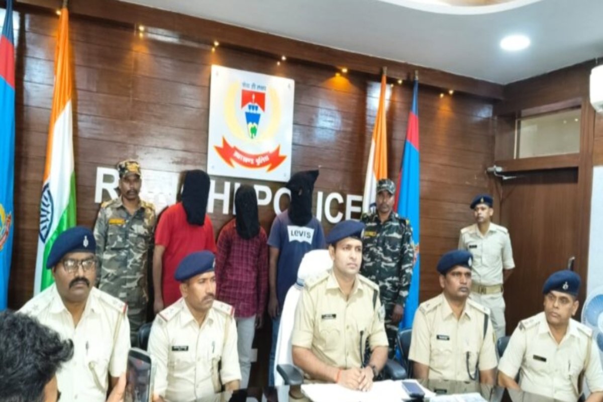 three-criminals-weapons-arrested-near-birsa