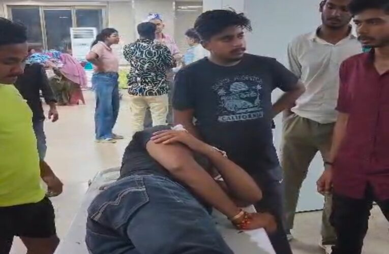 काशीडीह में विसर्जन जुलूस के दौरान विवाद, चापड़ हमले में तीन युवक घायल