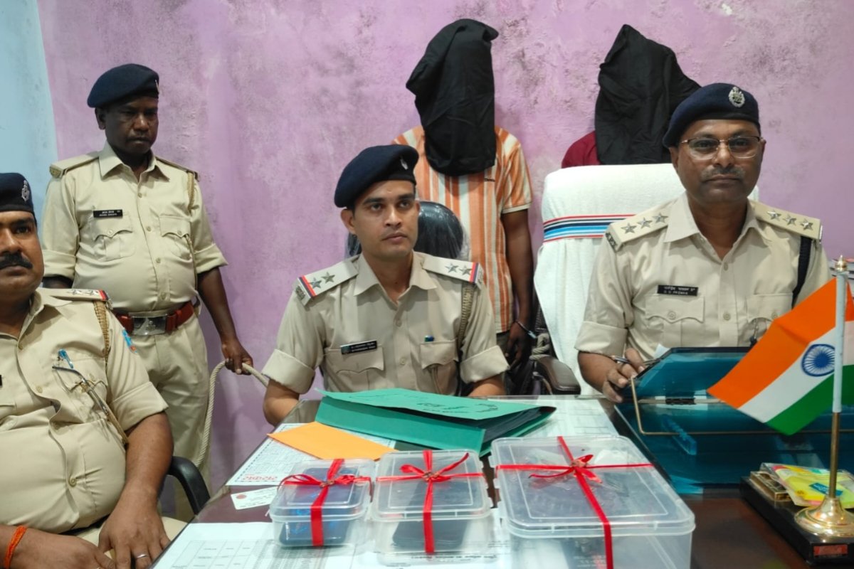 road-robbery-exposed-two-accused-arrested