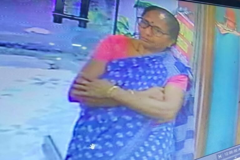 ग्राहक बनकर ज्वेलरी दुकानों में पहुंची महिला, पायल और नथिया लेकर फरार